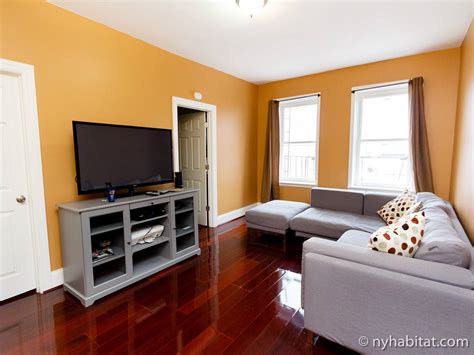 Fully furnished with additional flat screen and mini fridge. . Room rent ny